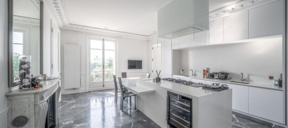 4 bedrooms Apartment in Paris, France No. 169520 2