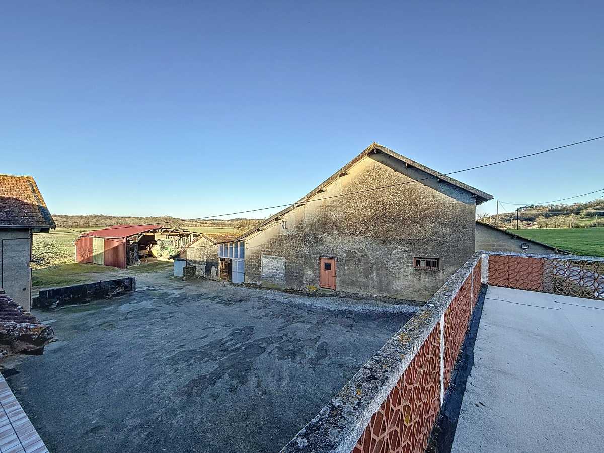 5 bedrooms House in Peyre, France No. 205464