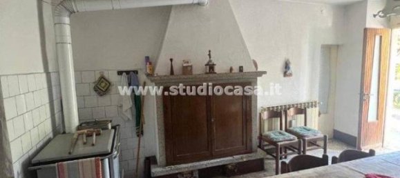 5 rooms House in Fonteno, Italy No. 33844 18