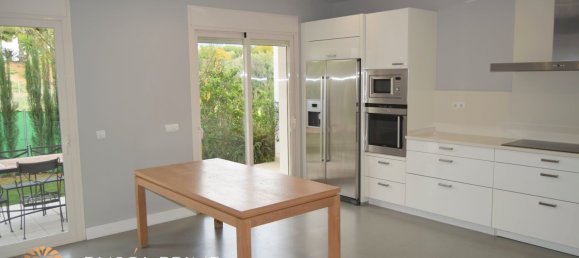 5 bedrooms Villa in Marbella, Spain No. 5745 13