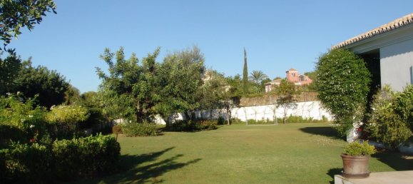 5 bedrooms Villa in Marbella, Spain No. 5745 3