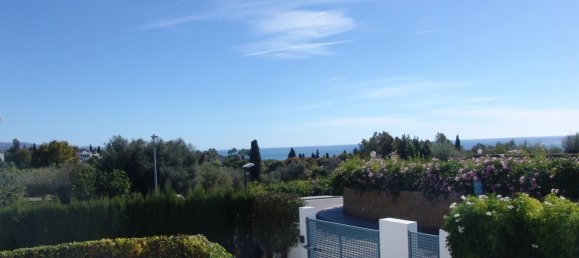 5 bedrooms Villa in Marbella, Spain No. 5745 2