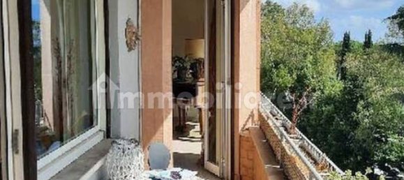 4 bedrooms Apartment in Rome, Italy No. 185655 10