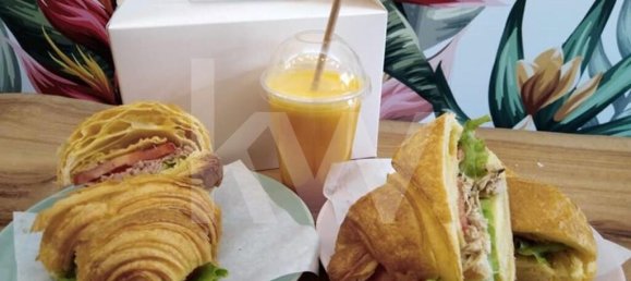 44m² Commercial property in Costa da Caparica, Portugal No. 64754 9