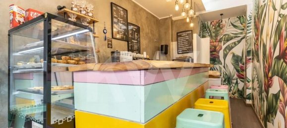 44m² Commercial property in Costa da Caparica, Portugal No. 64754 2