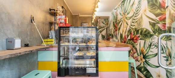 44m² Commercial property in Costa da Caparica, Portugal No. 64754 4