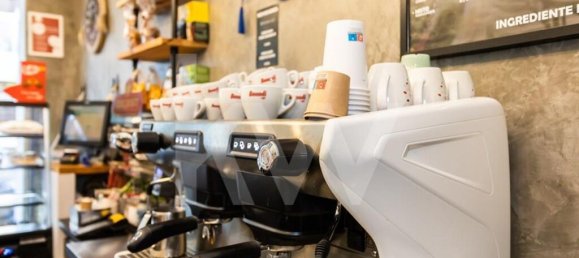 44m² Commercial property in Costa da Caparica, Portugal No. 64754 5