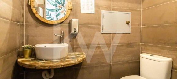 44m² Commercial property in Costa da Caparica, Portugal No. 64754 18