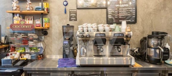 44m² Commercial property in Costa da Caparica, Portugal No. 64754 6