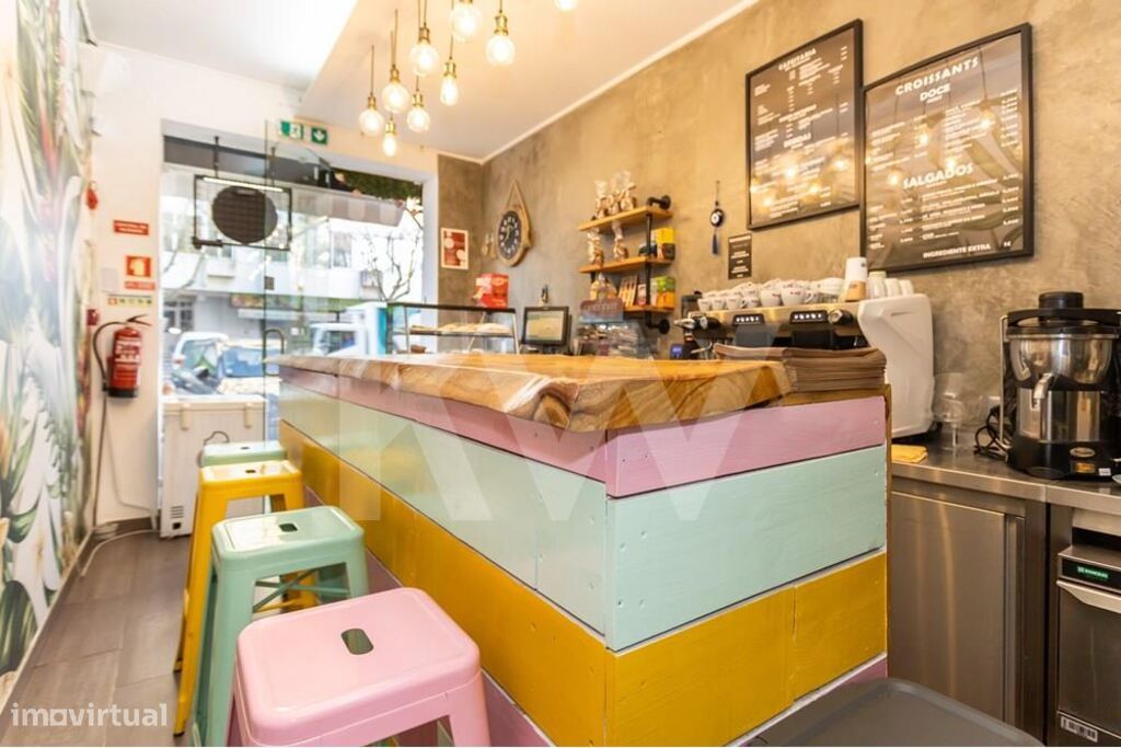 44m² Commercial property in Costa da Caparica, Portugal No. 64754