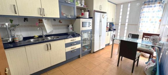 Квартира с 4 спальнями в Парла, Испания № 182385 10