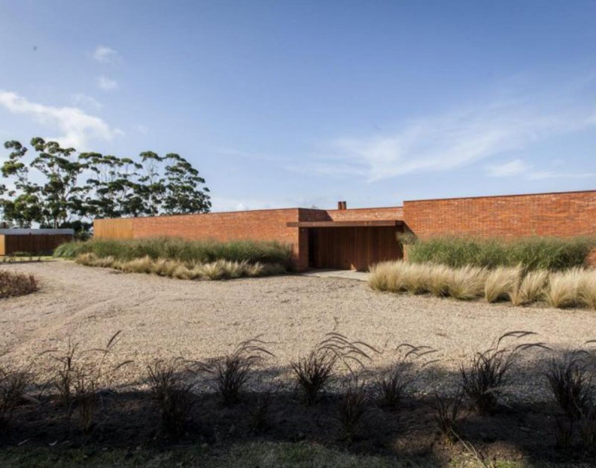 4 bedrooms House in Maldonado, Uruguay No. 11938