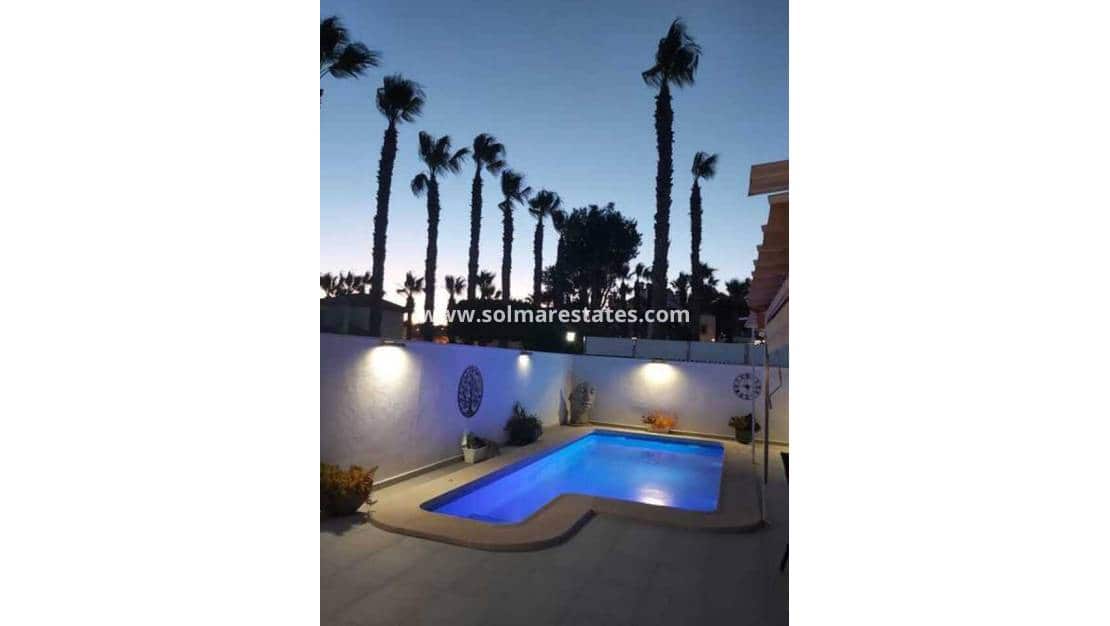 3 غرف نوم منزل في Alicante, Spain رقم 187975