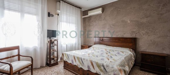 3 bedrooms House in Carpi, Italy No. 325757 22