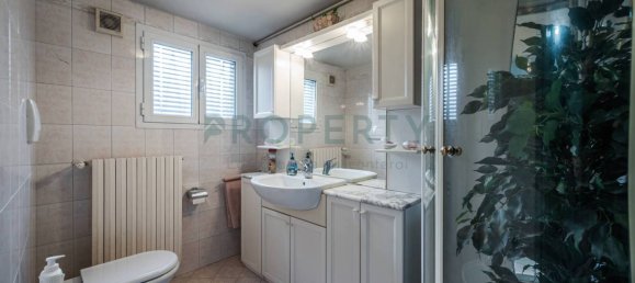 3 bedrooms House in Carpi, Italy No. 325757 41