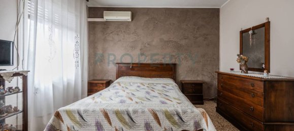 3 bedrooms House in Carpi, Italy No. 325757 23