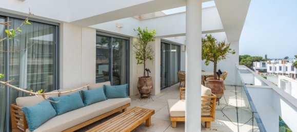 3 bedrooms Penthouse in Marbella, Spain No. 128971 2