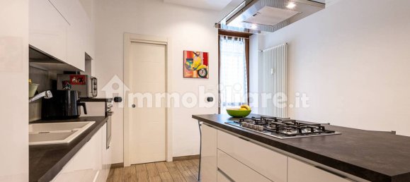 2 bedrooms Apartment in Turin, Italy No. 318428 10