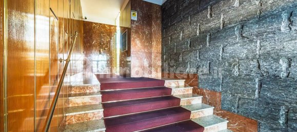 2 bedrooms Apartment in Turin, Italy No. 318428 3