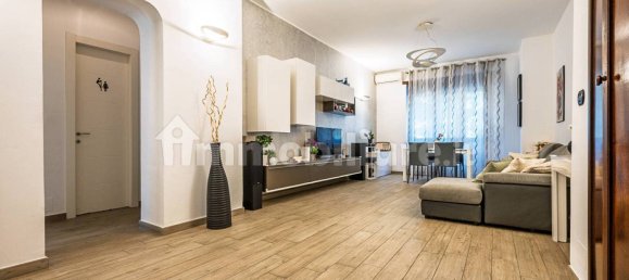 2 bedrooms Apartment in Turin, Italy No. 318428 4