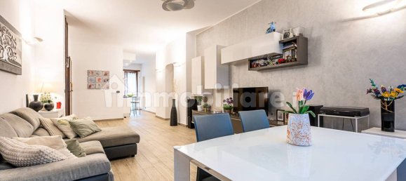 2 bedrooms Apartment in Turin, Italy No. 318428 8