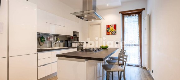 2 bedrooms Apartment in Turin, Italy No. 318428 9