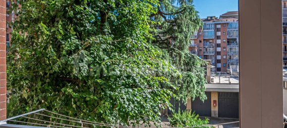 2 bedrooms Apartment in Turin, Italy No. 318428 14