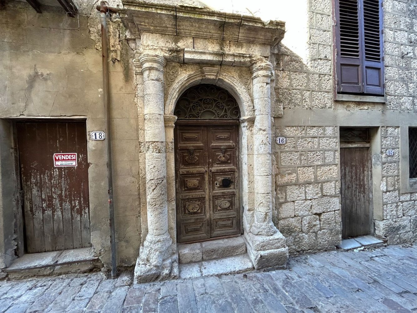 17 rooms House in Petralia Soprana, Italy No. 118488