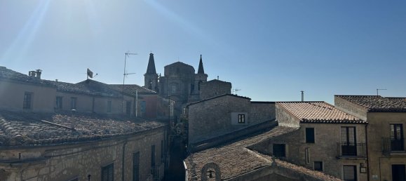 17 rooms House in Petralia Soprana, Italy No. 118488 2