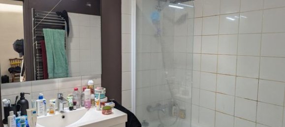 Studio in Paris, France No. 315695 5