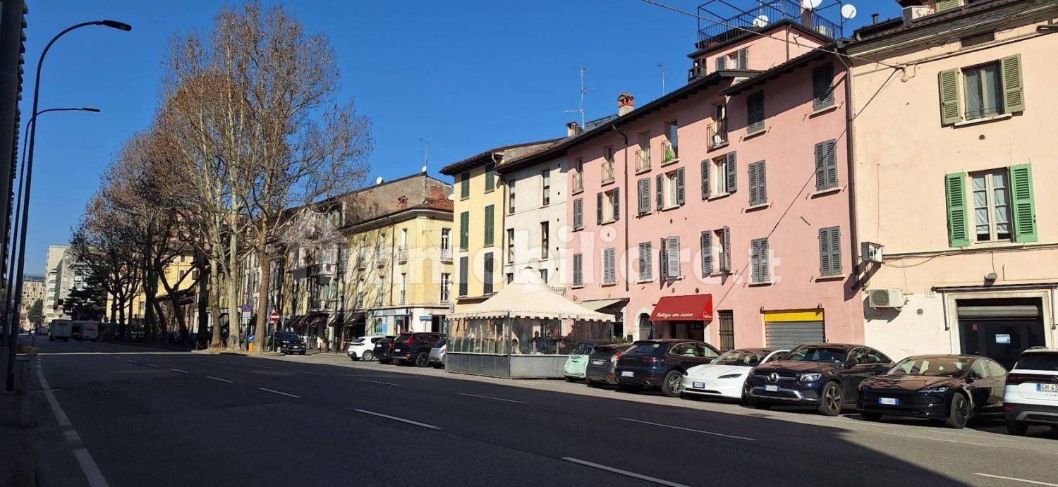 2 bedrooms Apartment in Brescia, Italy No. 6411