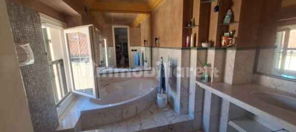 2 bedrooms Apartment in Brescia, Italy No. 6411 13