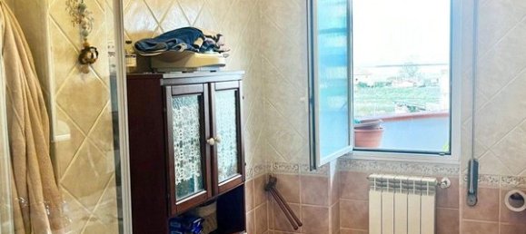 3 rooms Apartment in Pomezia, Italy No. 89184 9