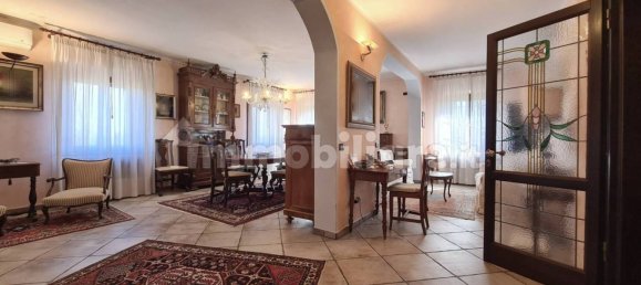 3 Schlafzimmer Wohnung in Modena, Italy, Nr. 213430 2