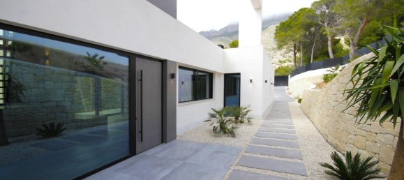 4 bedrooms Villa in Altea, Spain No. 3649 5