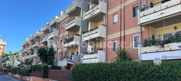 Apartamento de 3 dormitorios en Mentana, Italy No. 47720 2