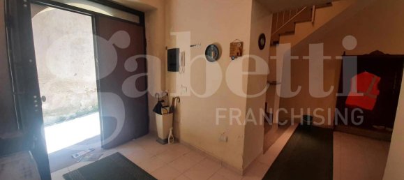 8 bedrooms House in Teano, Italy No. 136732 2