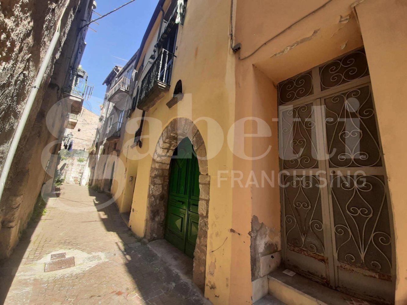 8 bedrooms House in Teano, Italy No. 136732