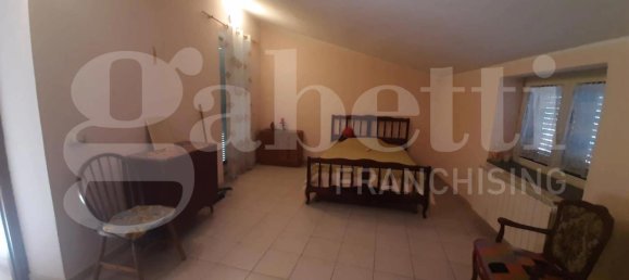 8 bedrooms House in Teano, Italy No. 136732 7