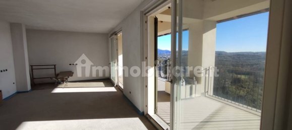 3 غرف نوم منزل ذو طابقين في Inverigo, Italy رقم 133761 17