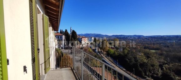 3 غرف نوم منزل ذو طابقين في Inverigo, Italy رقم 133761 16