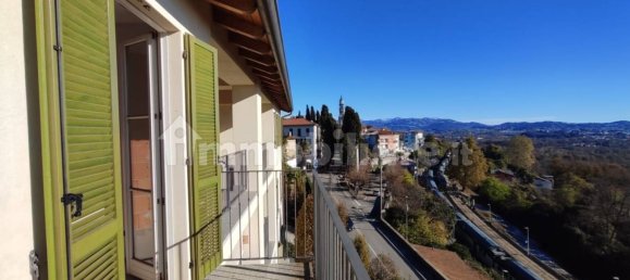 3 غرف نوم منزل ذو طابقين في Inverigo, Italy رقم 133761 9