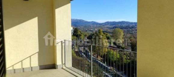 3 غرف نوم منزل ذو طابقين في Inverigo, Italy رقم 133761 47