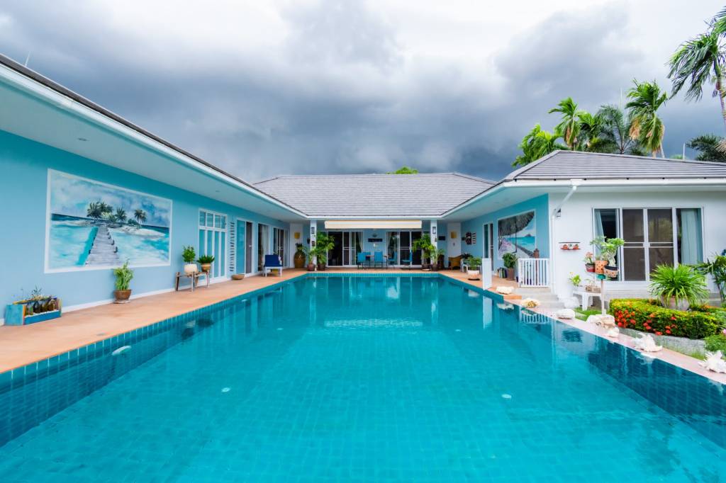 Villa de 4 dormitorios en Hua Hin, Thailand No. 20468