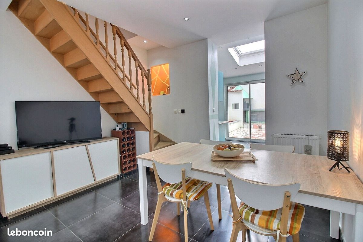 3 bedrooms House in Lille, France No. 71497