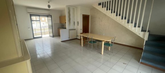 Дуплекс с 3 комнатами в Альба Адриатика, Италия № 294266 3