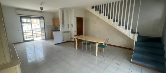 Дуплекс с 3 комнатами в Альба Адриатика, Италия № 294266 4