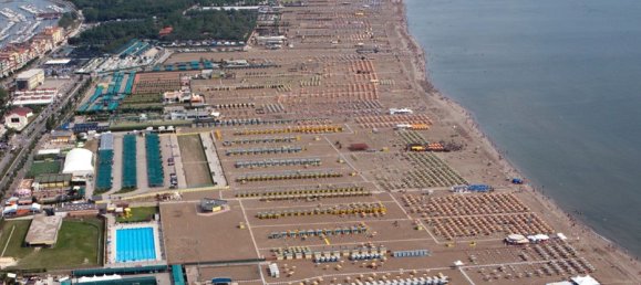 Дом с 7 комнатами в Кьоджа, Италия № 58149 11