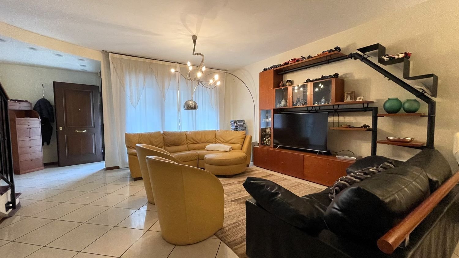 Дом с 7 комнатами в Кьоджа, Италия № 58149