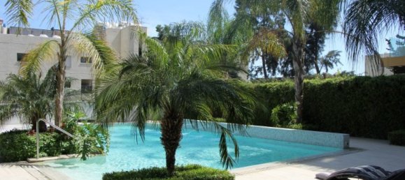 2 bedrooms Apartment in Limassol, Cyprus No. 1733 11